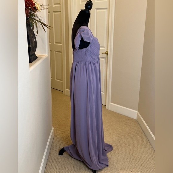 Elegant Lavender Chiffon Gown size L - Picture 3 of 6